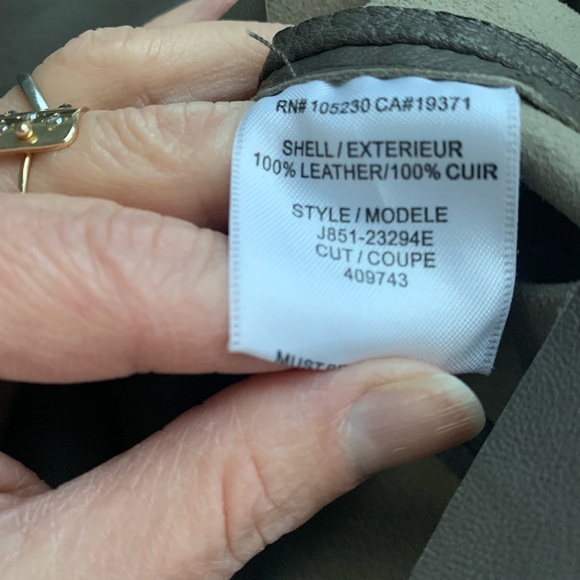 LAST CALL! MAKE OFFER!
Joie Rancher Leather Pocket Tee in Mink Taupe, M - Picture 5 of 8